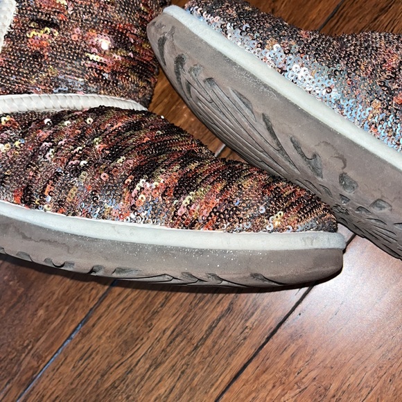 UGG Sparkly Gold/Brown Boots!! - Picture 10 of 10